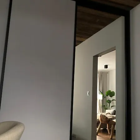Warsaw-cozy-elegant Full Of Art דירה ורשה
